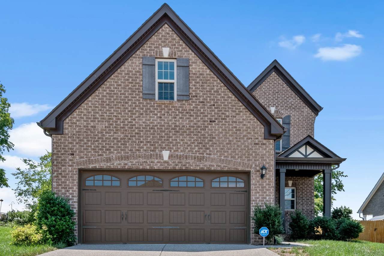 1033 Windemere Dr - Photo 1