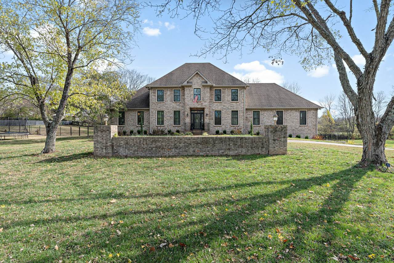 6336 Chickering Cir - Photo 1