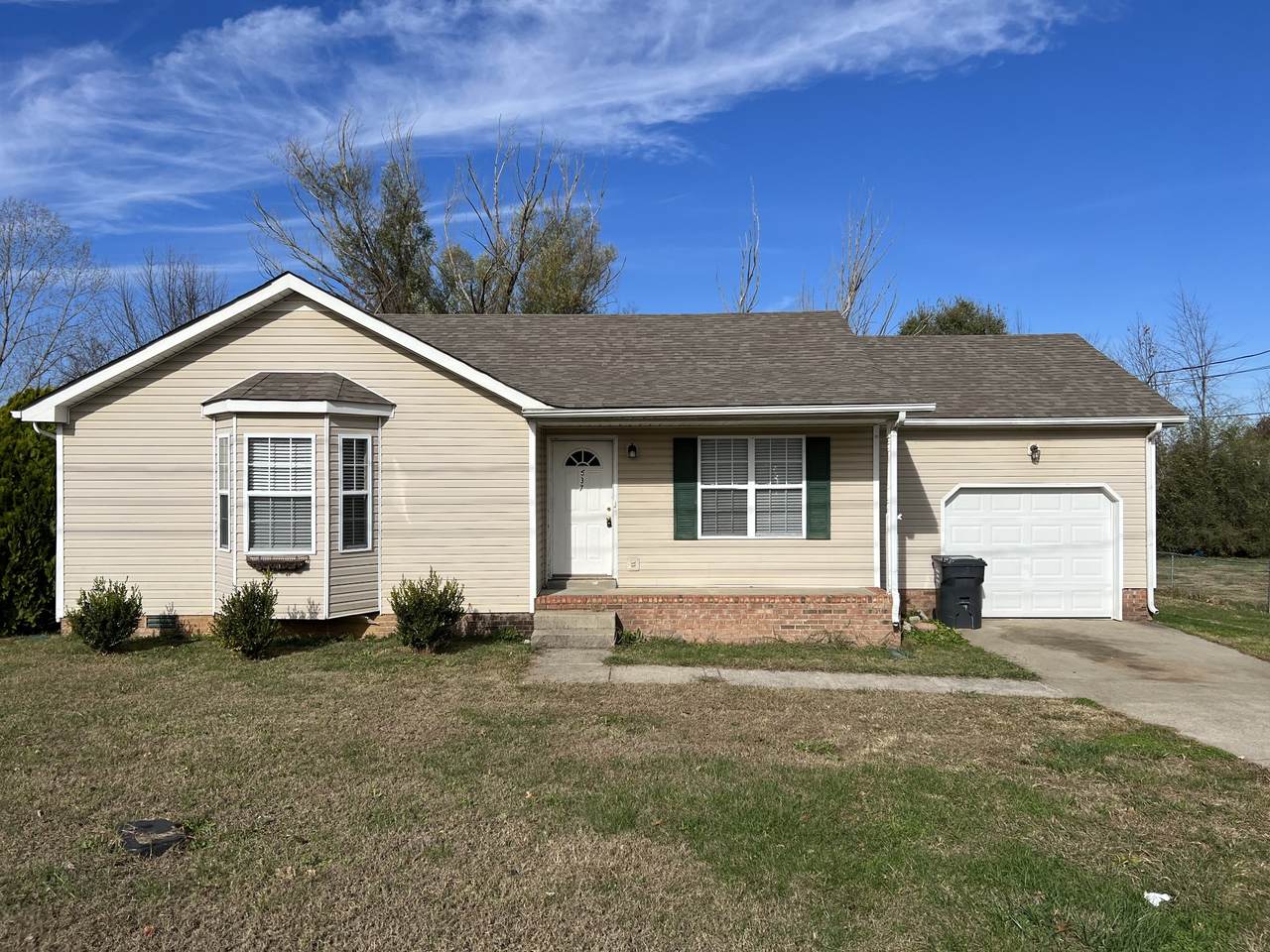 537 Indian Ave - Photo 1