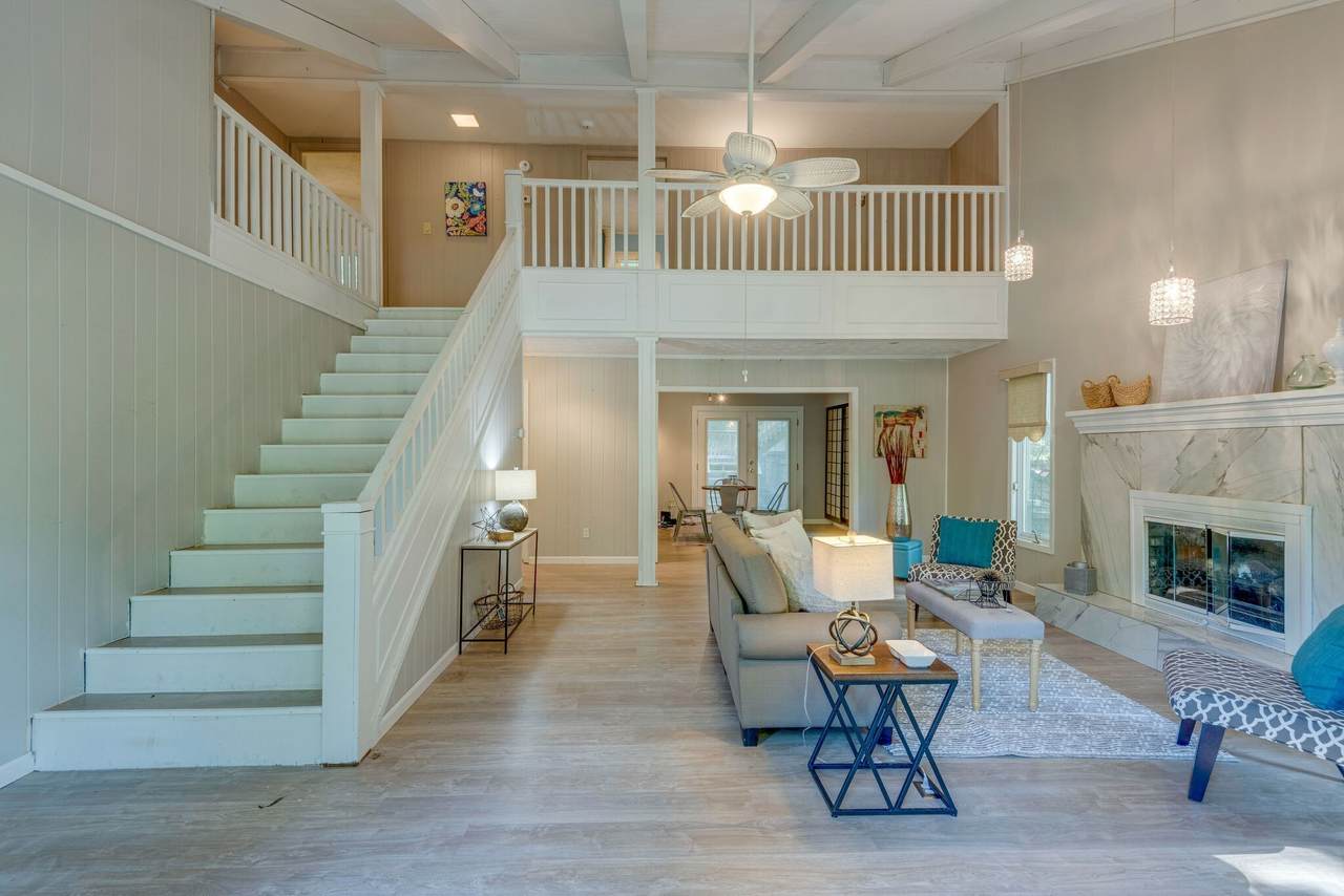 104 Hillwood Drive - Photo 1