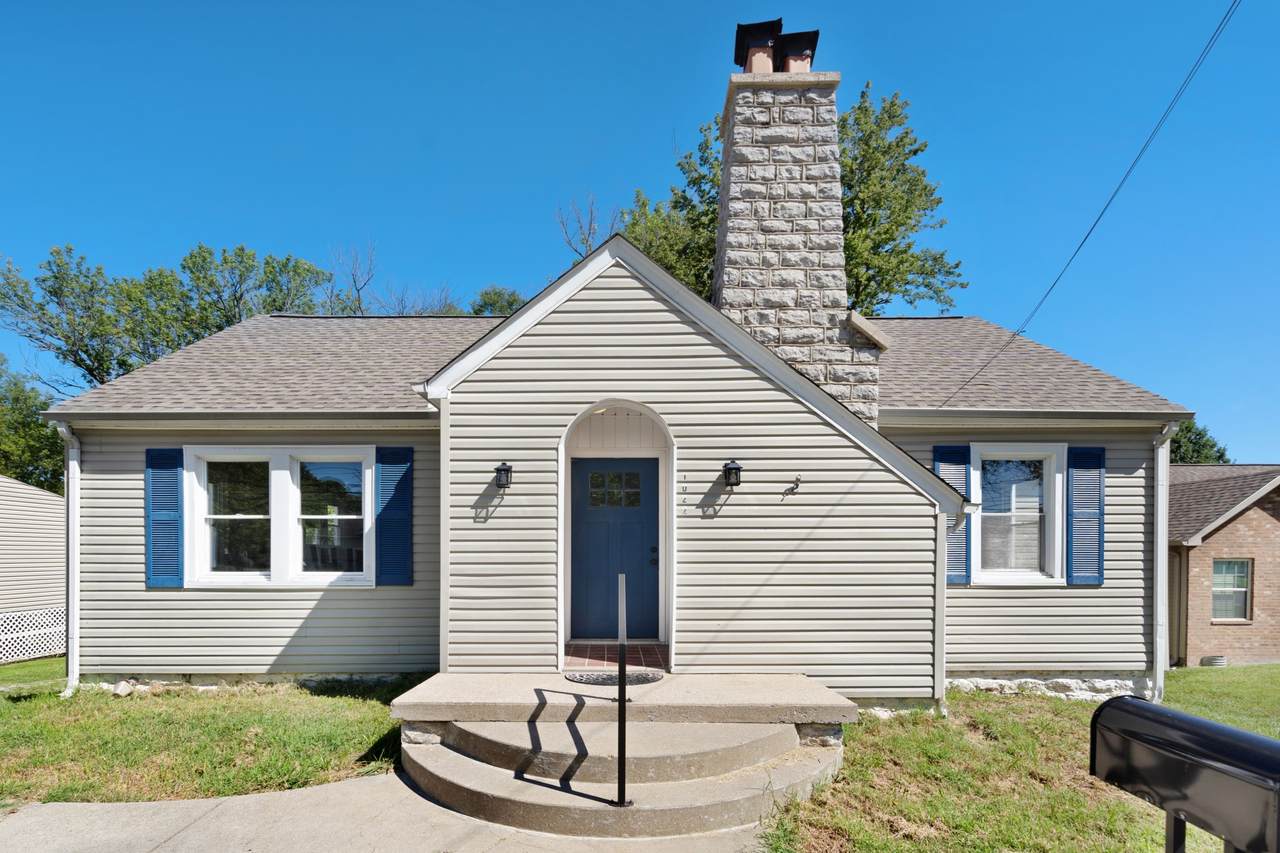 1022 W Commerce St - Photo 1