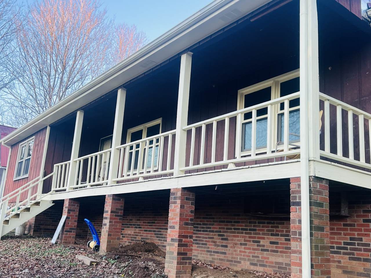 1025 Lakeview Circle - Photo 1