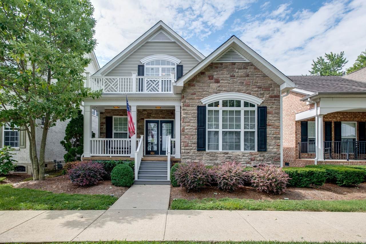 802 Valley View Cir - Photo 1