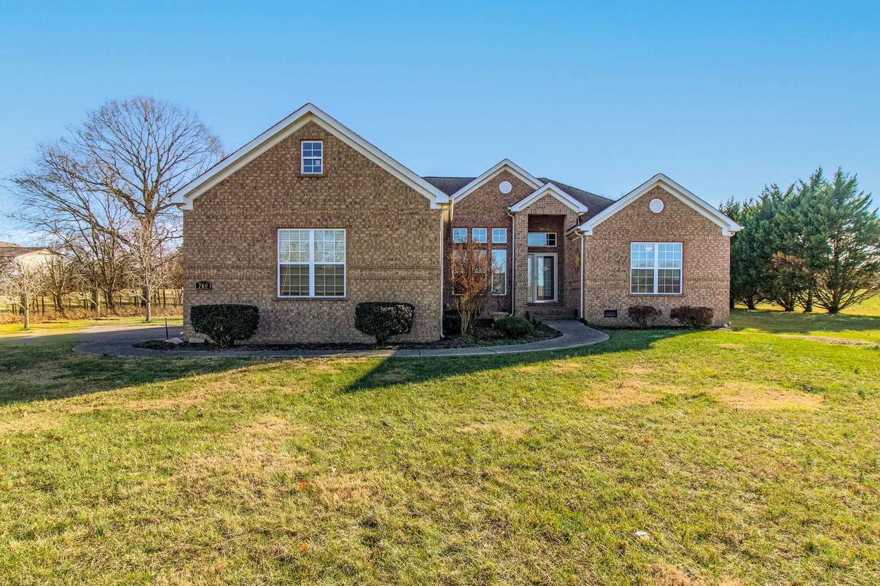 760 Greenvale Rd - Photo 1