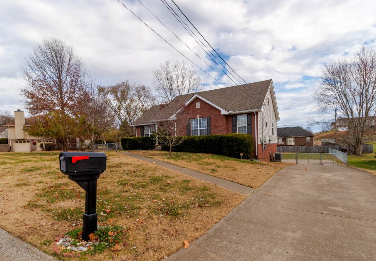 289 Harold Dr - Photo 1