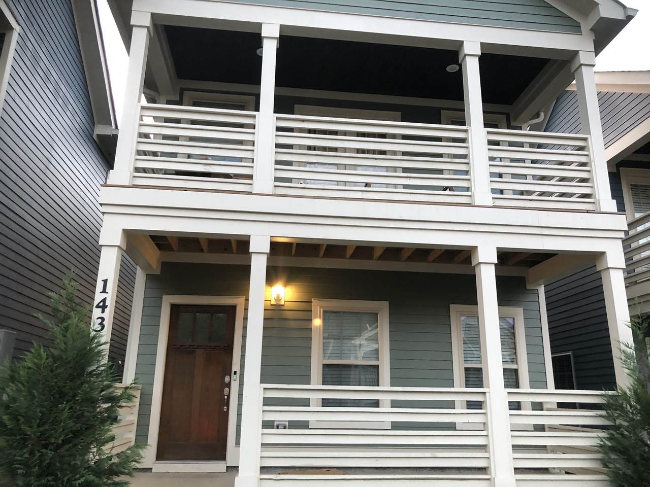 143 Laurel Way - Photo 1