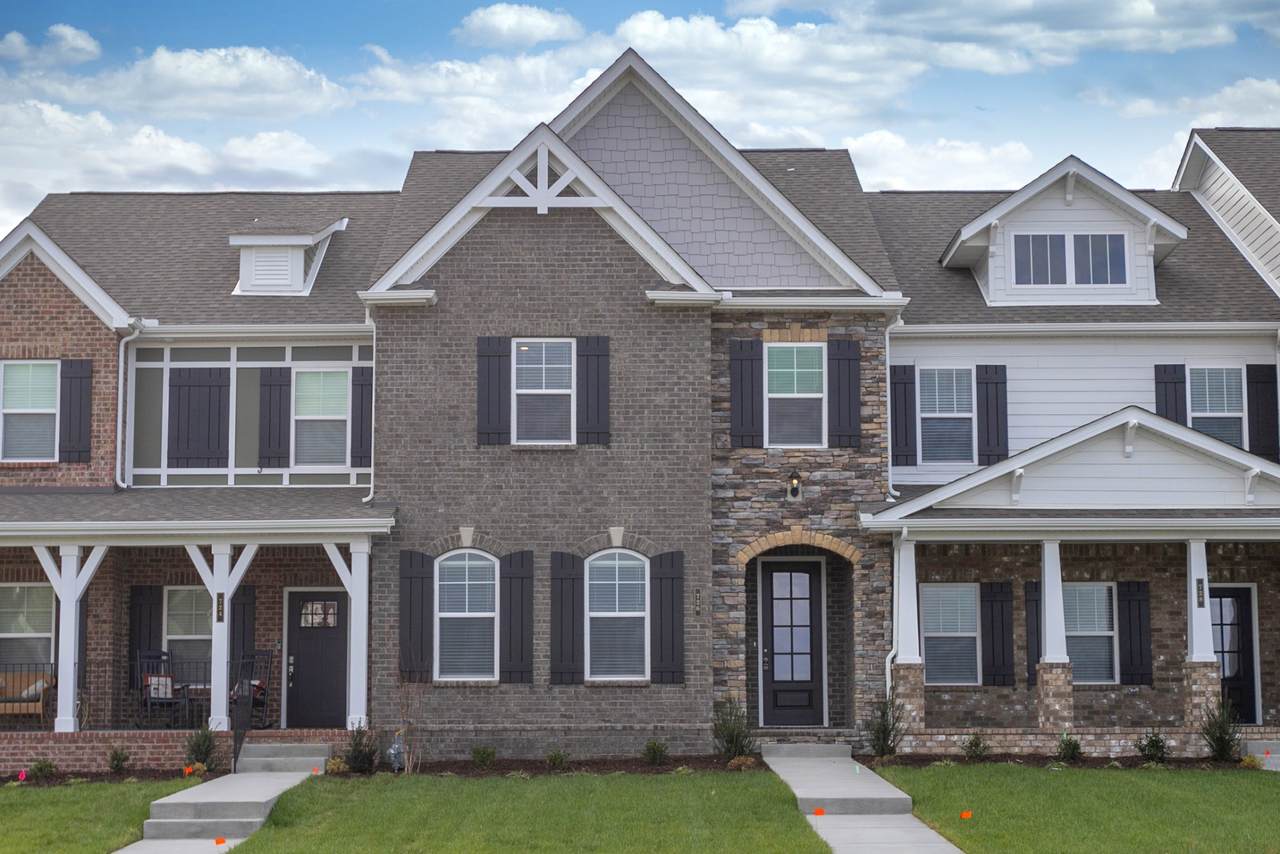 726 Hahn Ct - Photo 1