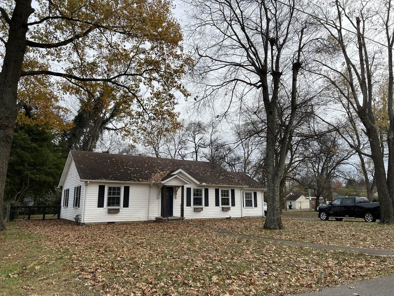 1406 Woodland St - Photo 1