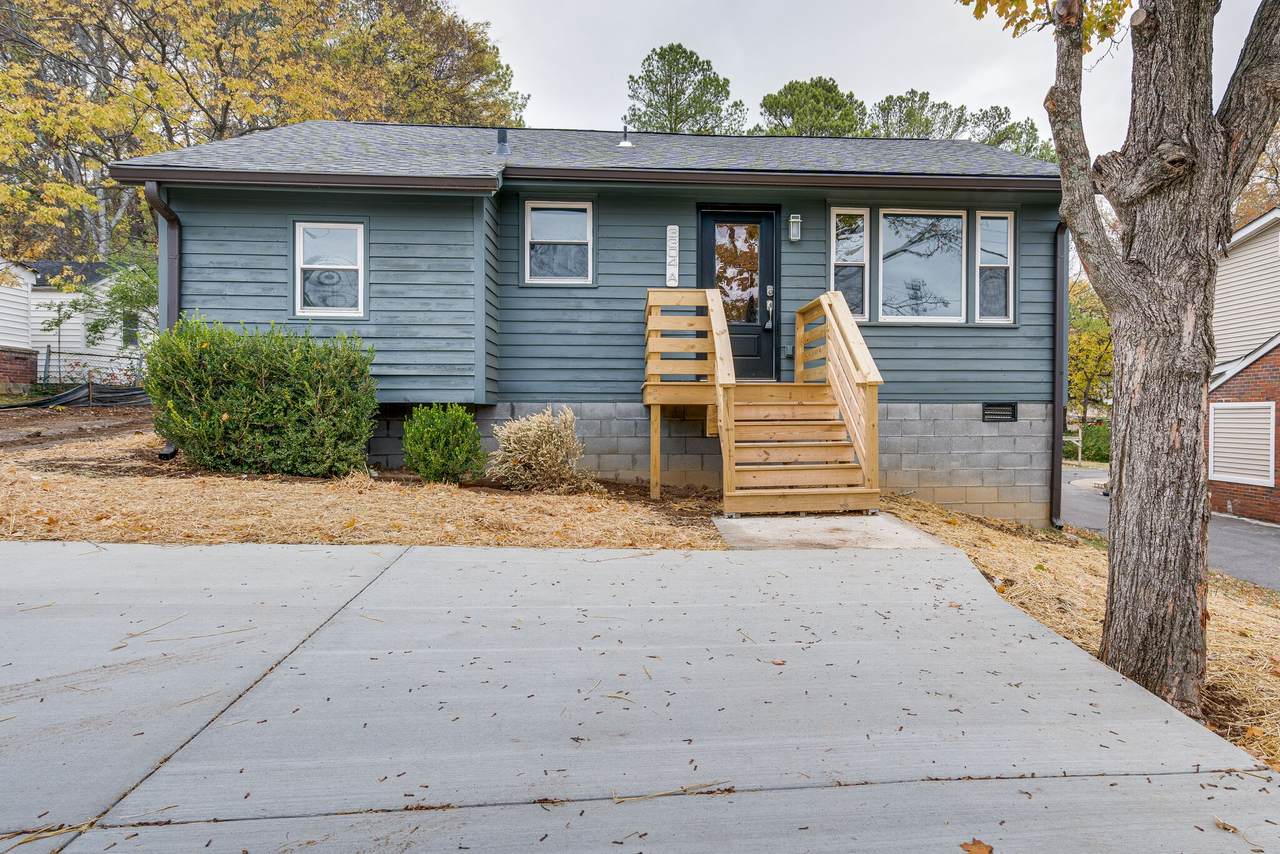 3304A Curtis St - Photo 1
