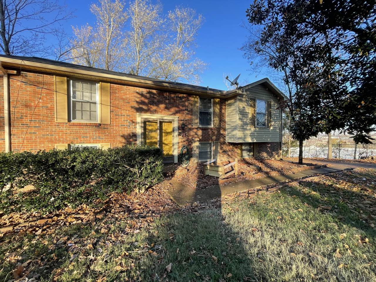 258 Cedarview Dr - Photo 1