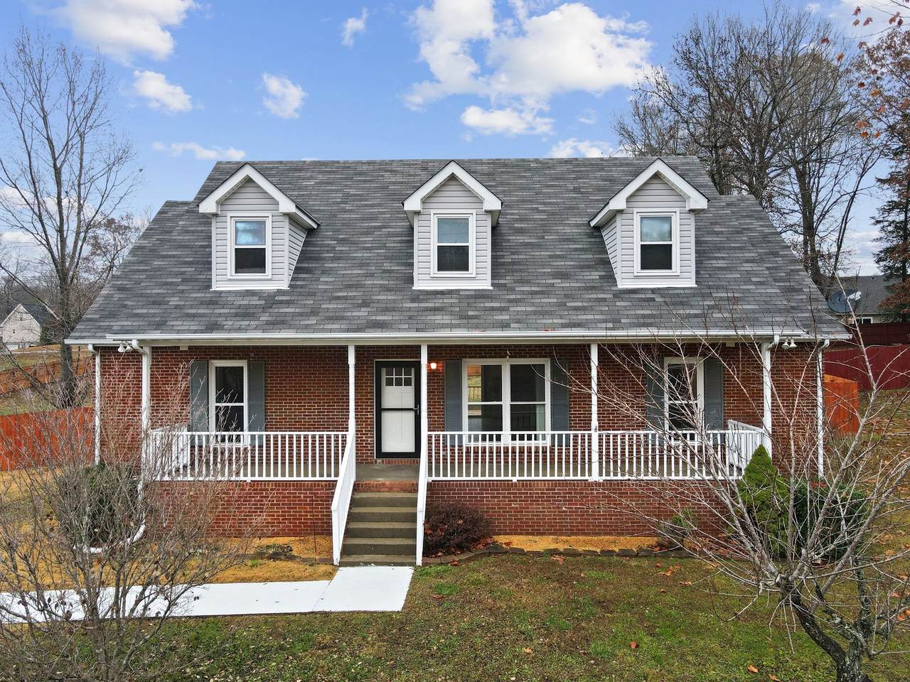 1060 Kaitlynn Cir - Photo 1