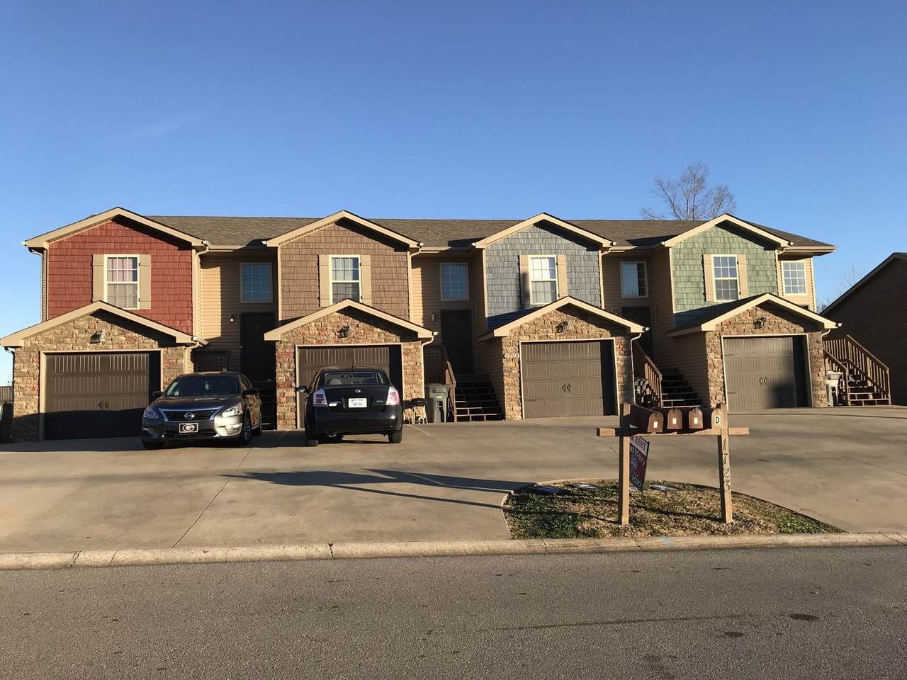 1723 Thistlewood Dr - Photo 1