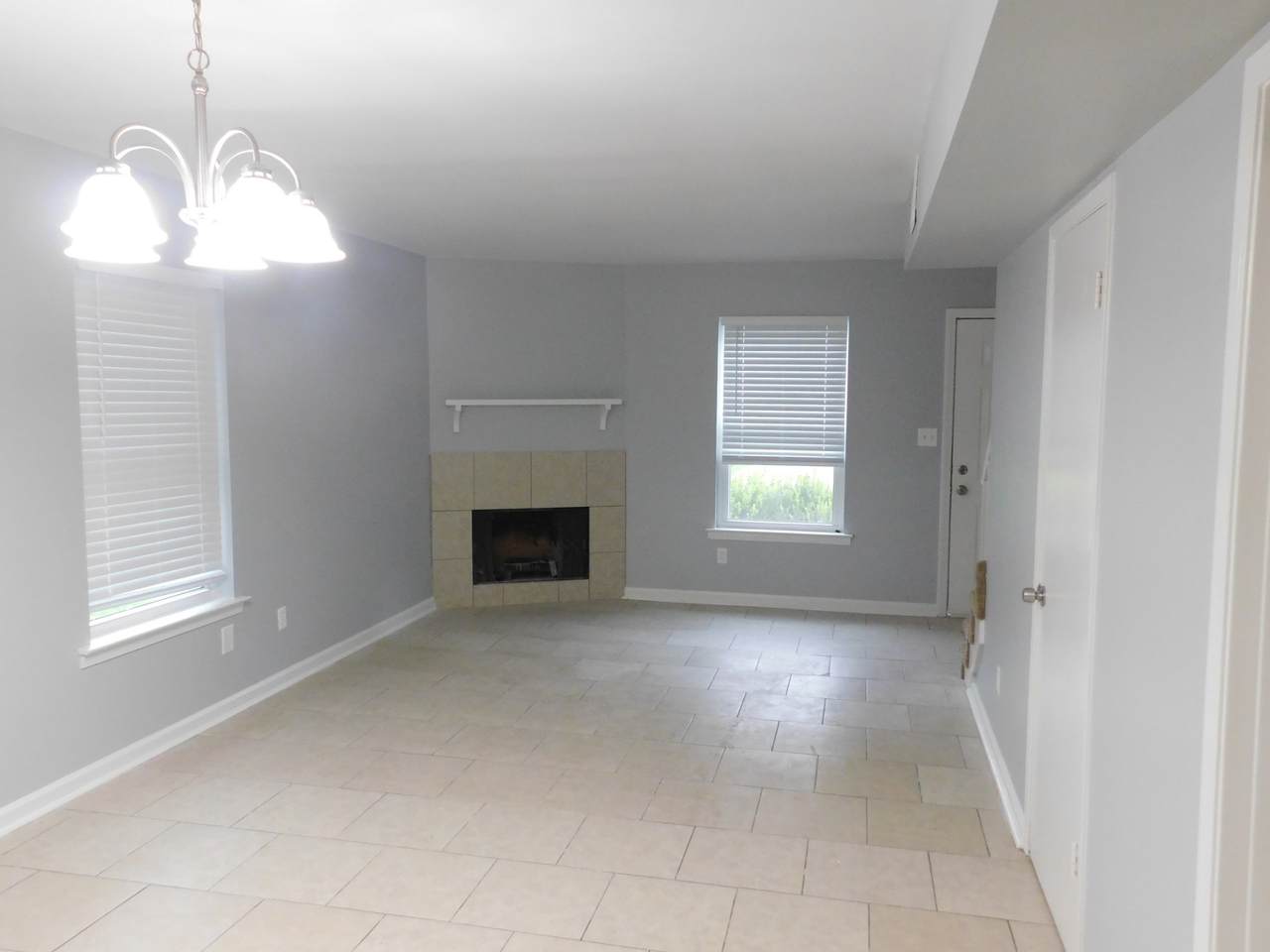 1040 Regents Park Cir - Photo 1