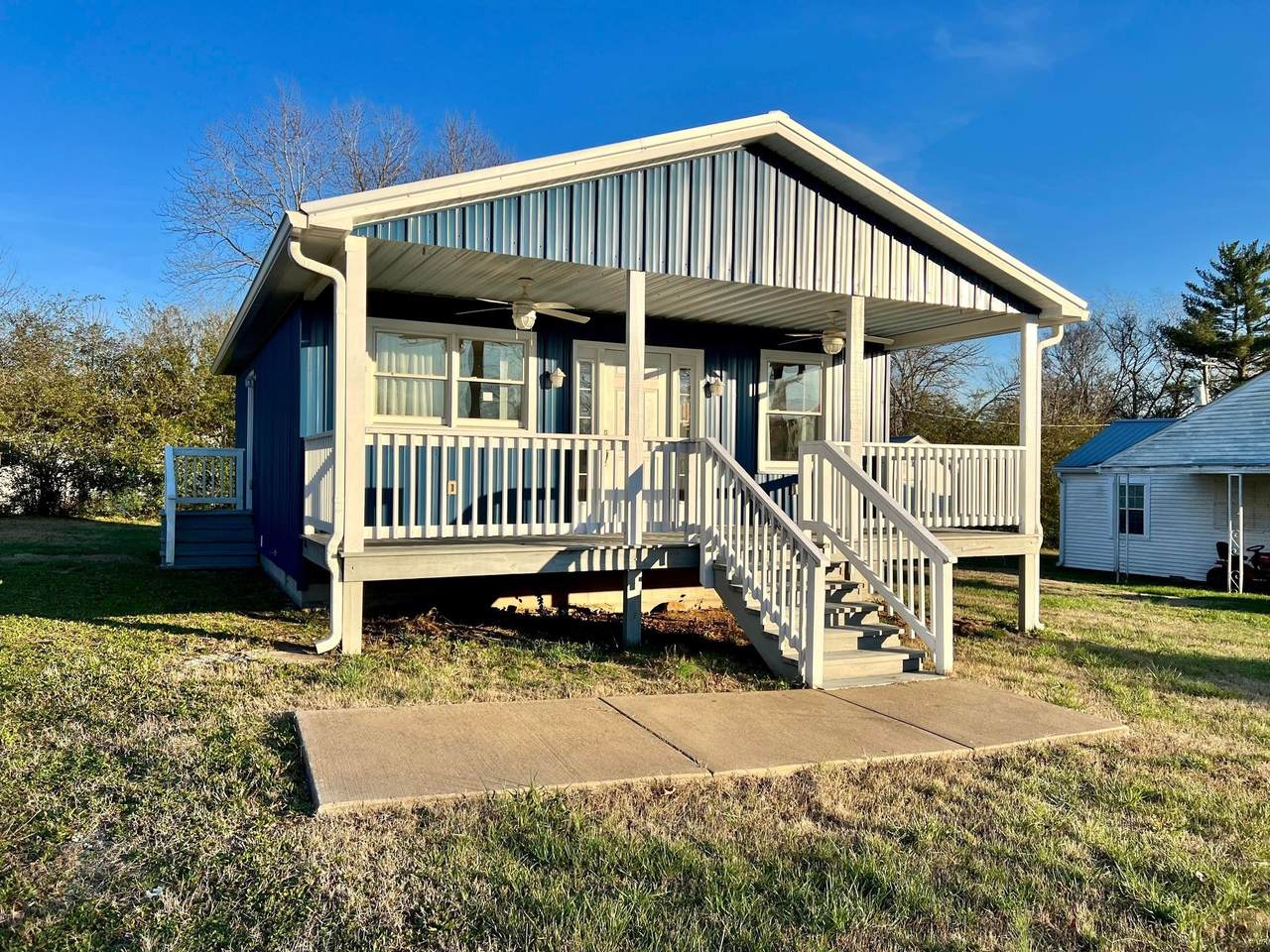 105 General Ave - Photo 1