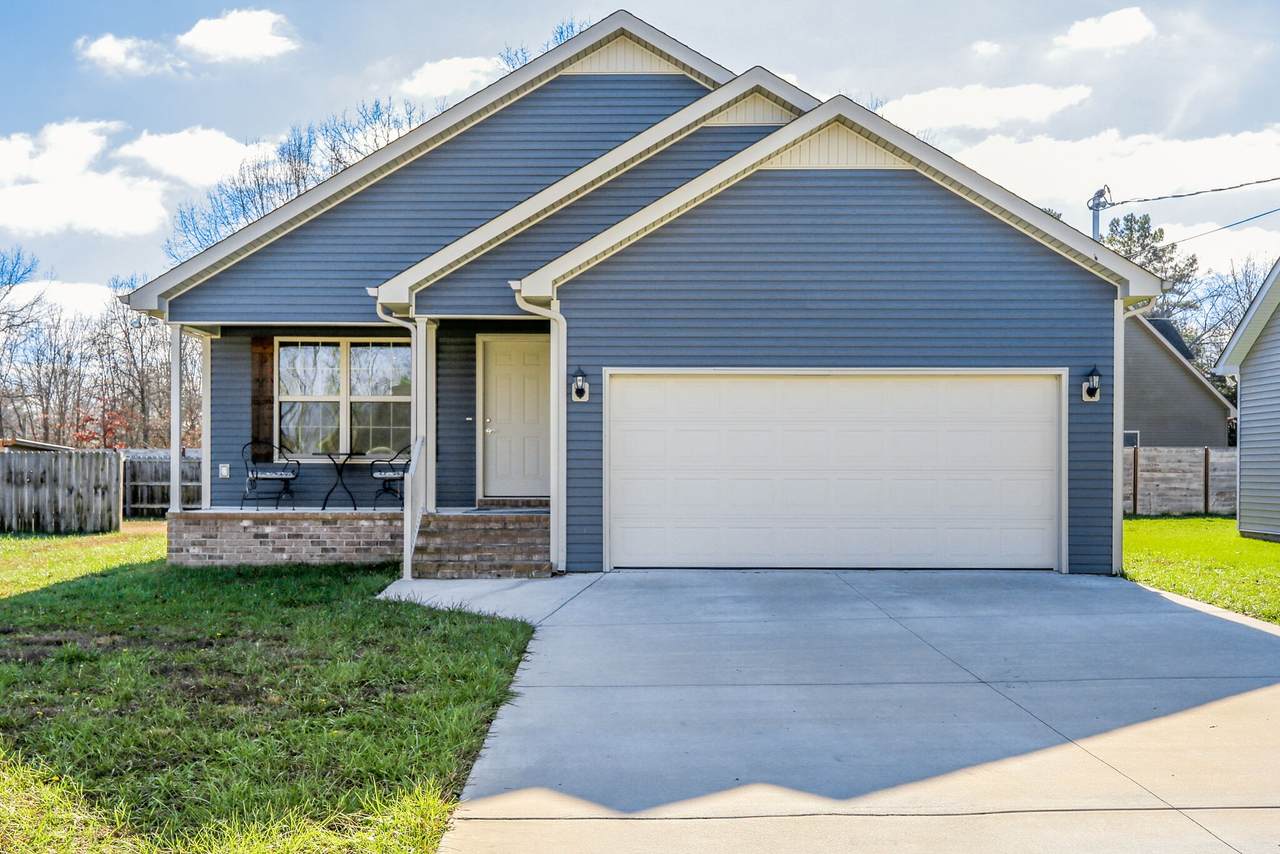 229 Amelia Dr - Photo 1