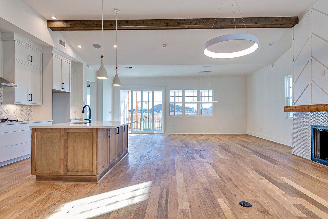 5723 Willoughby Way - Photo 1