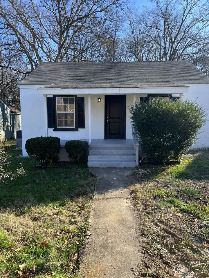 1021 E Valley Dr - Photo 1