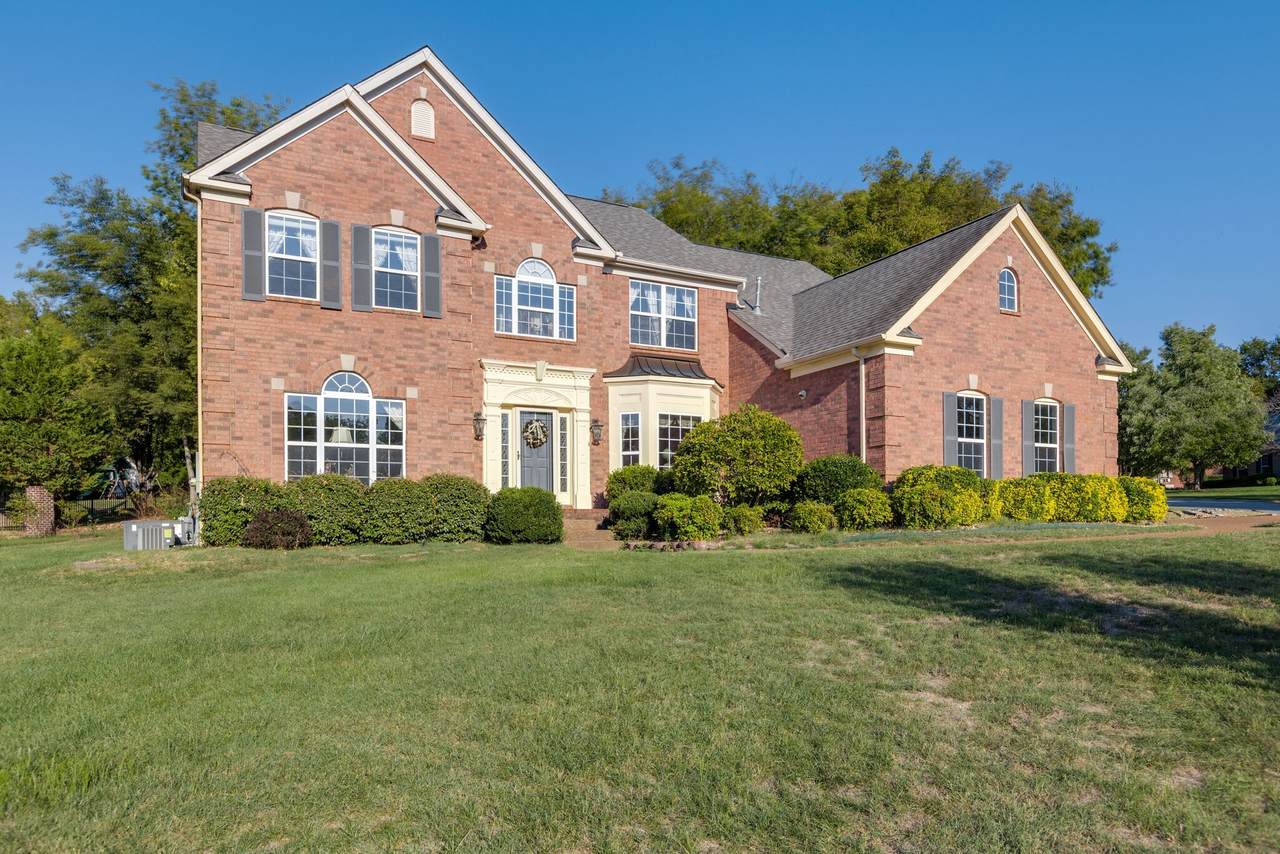 208 Winburn Ln - Photo 1