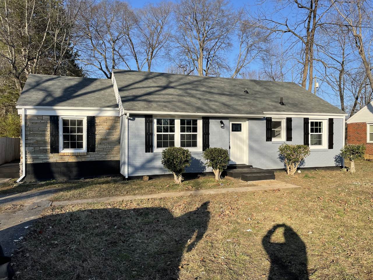 135 N Meadow Dr - Photo 1