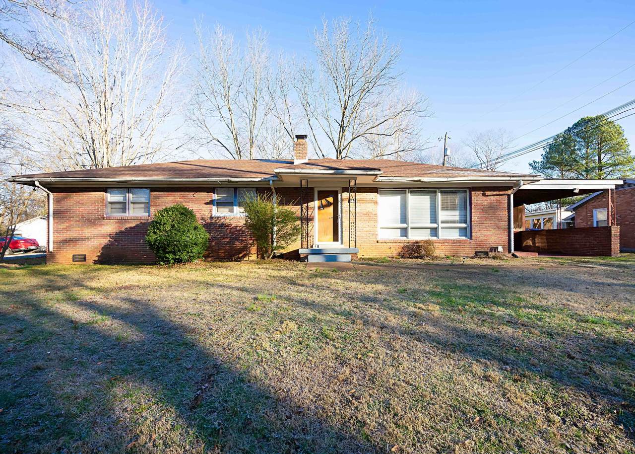 1401 Daniel St - Photo 1
