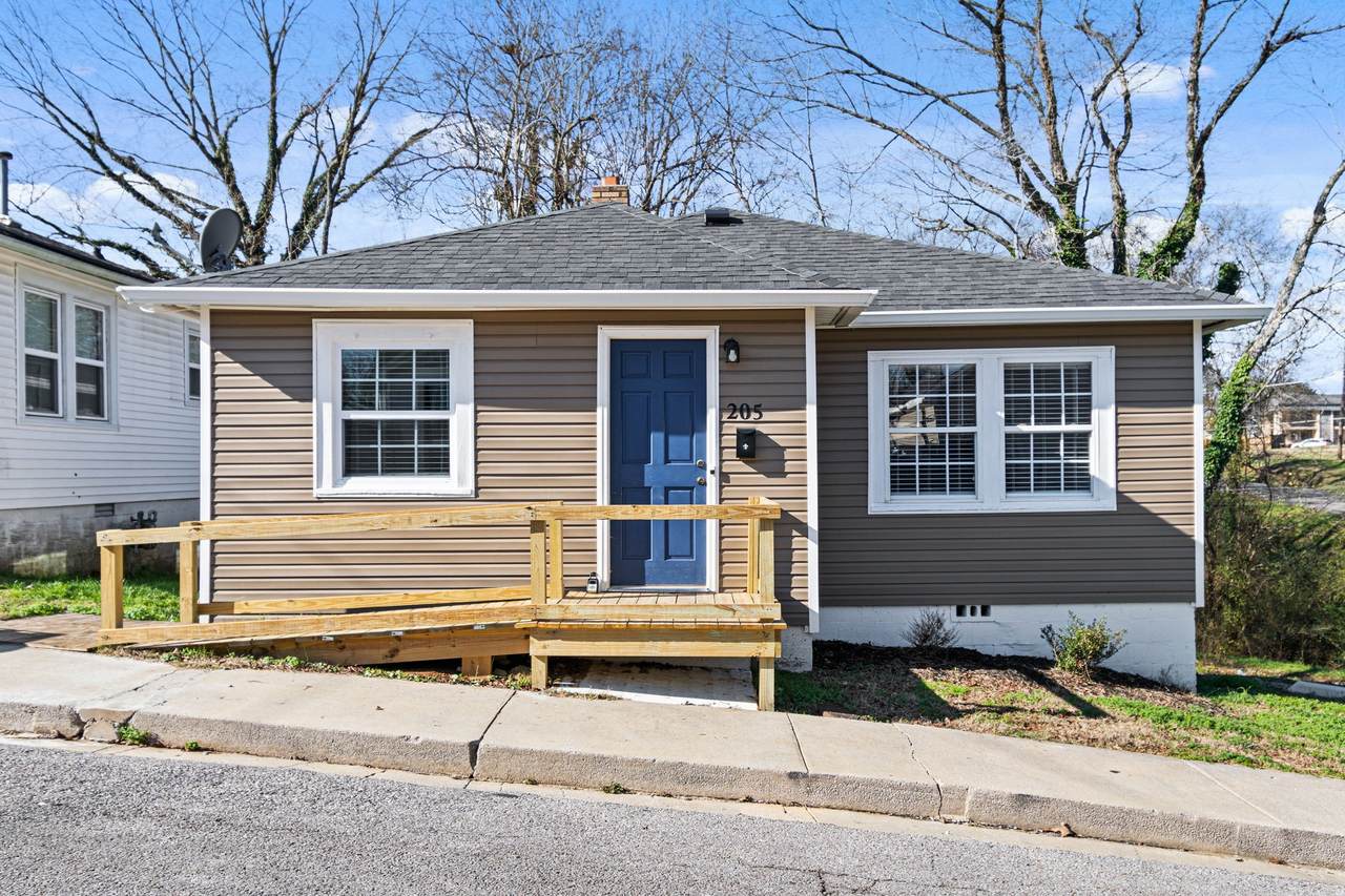 205 Carrell Ave - Photo 1