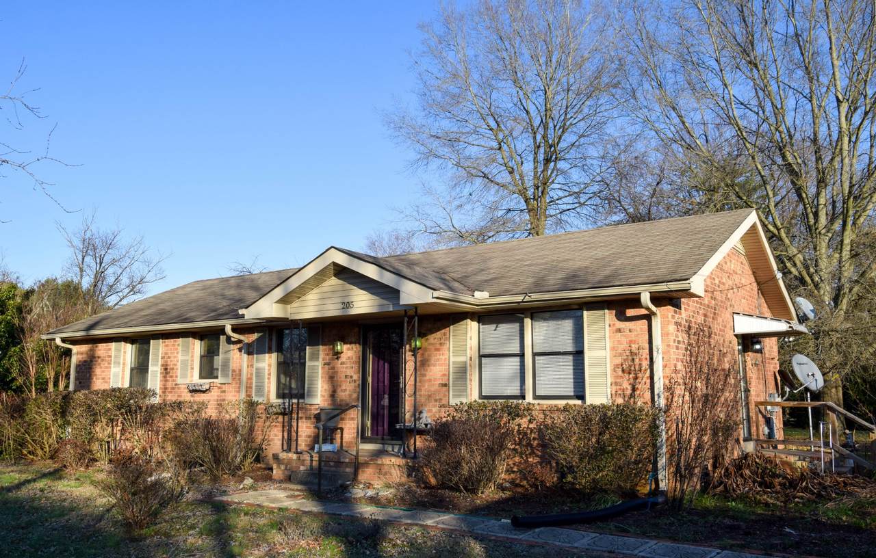 205 Airport Rd - Photo 1
