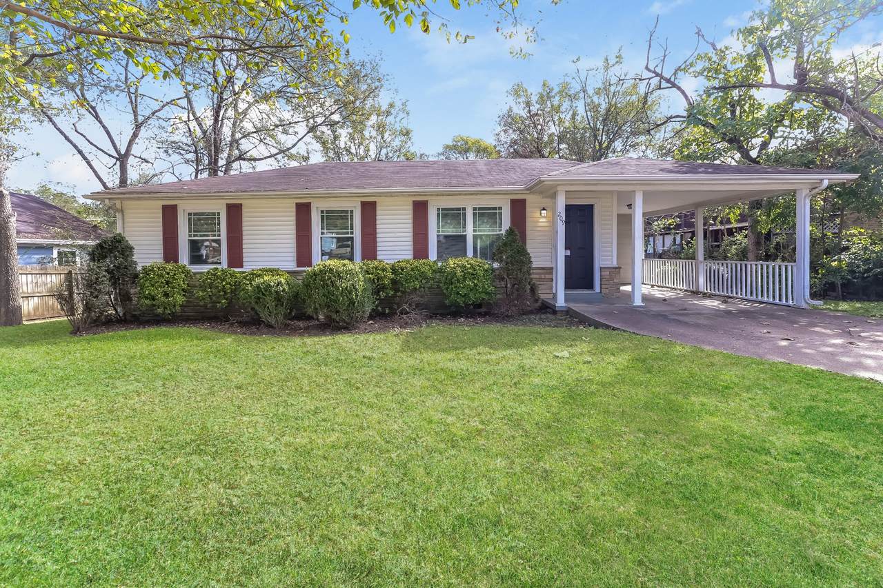 209 W Bledsoe St - Photo 1