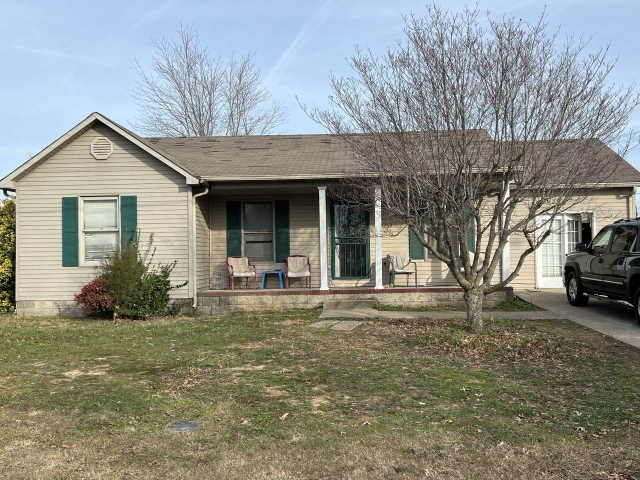 1204 Derek Dr - Photo 1