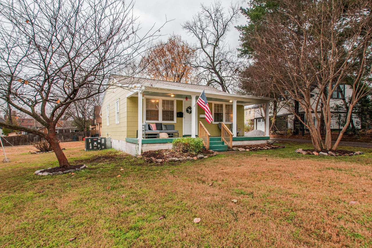 2005 White Ave - Photo 1