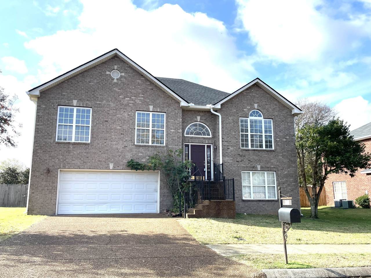305 Astor Way - Photo 1
