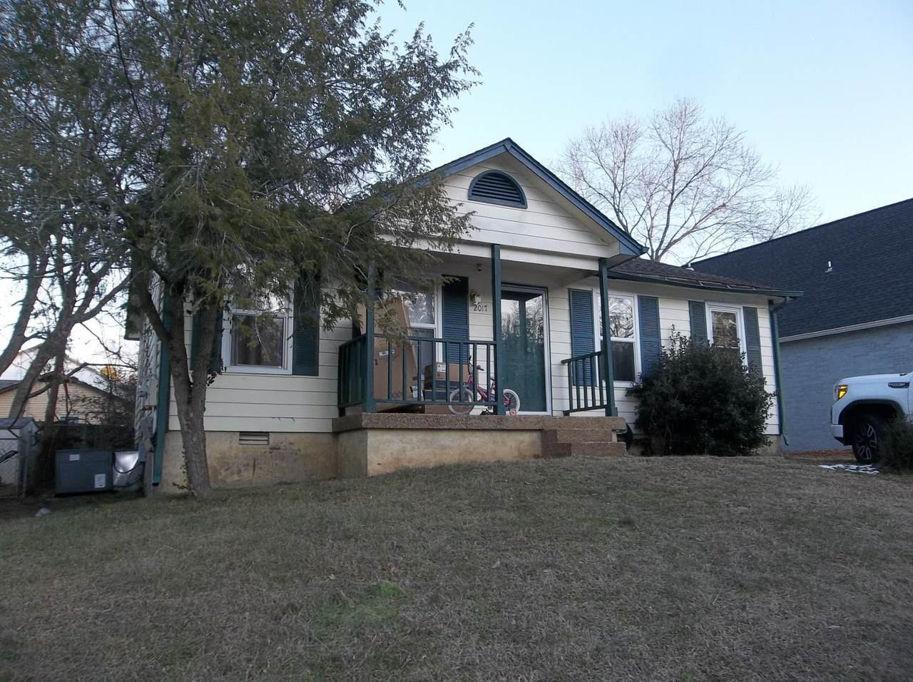 2017 Lynmeade Dr - Photo 1
