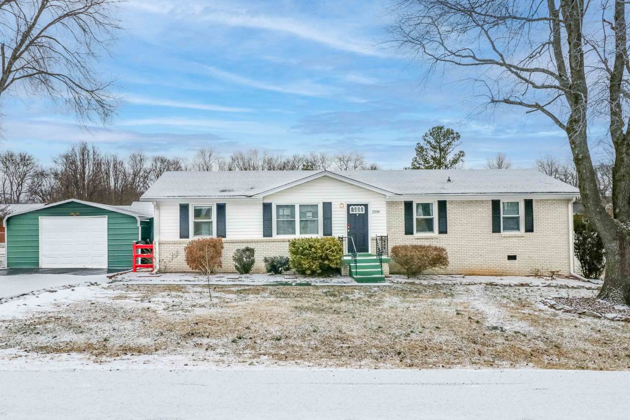 2206 S Ranch Rd - Photo 1