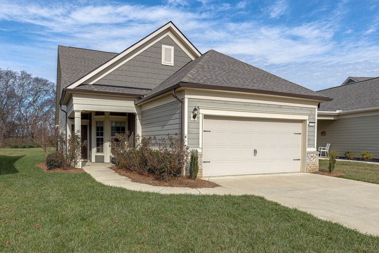 1717 Humphreys Gln - Photo 1
