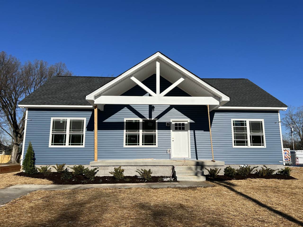212 15th Ave - Photo 1