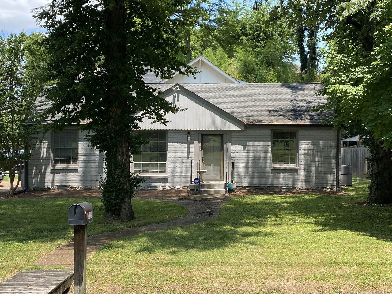 2106 Sharondale Dr - Photo 1
