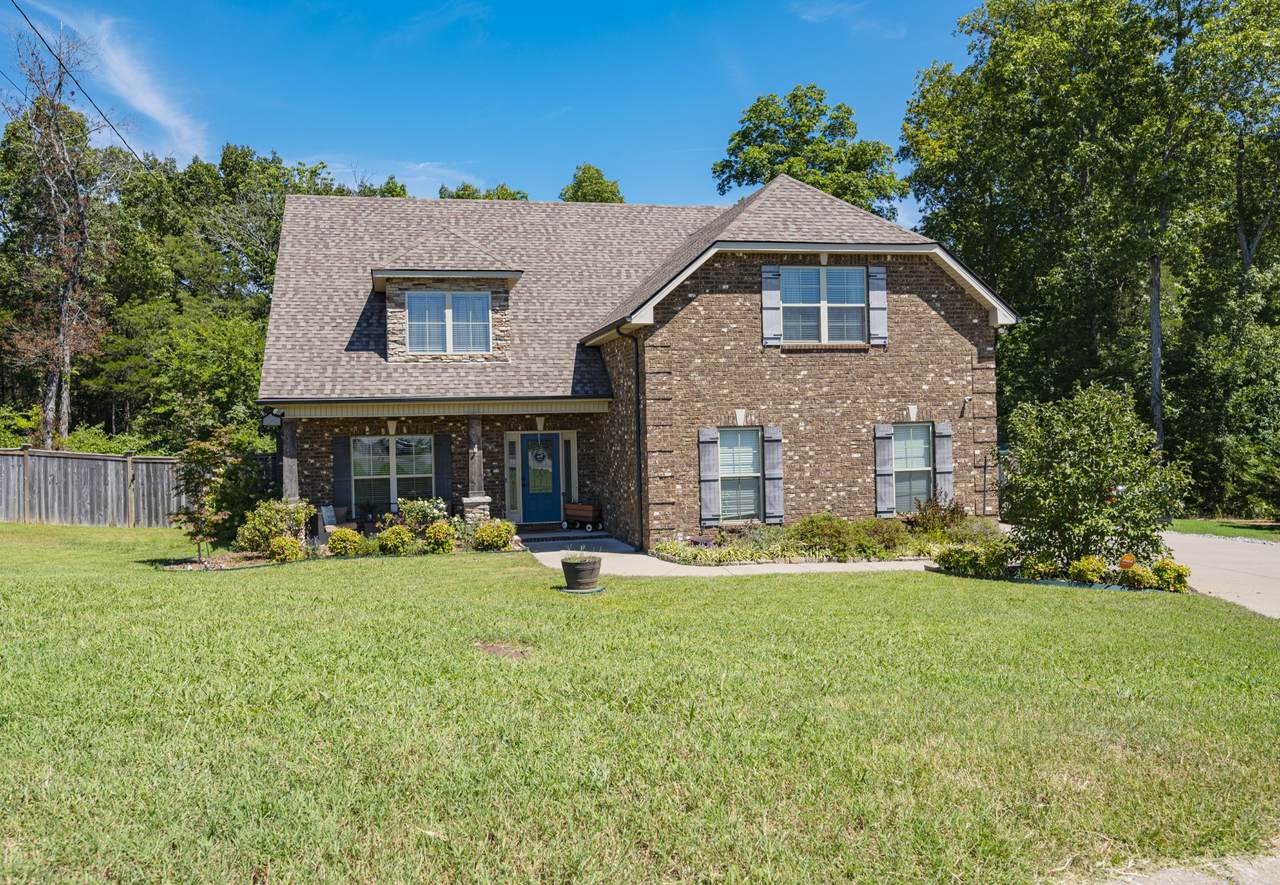 906 Cascadeway Dr - Photo 1