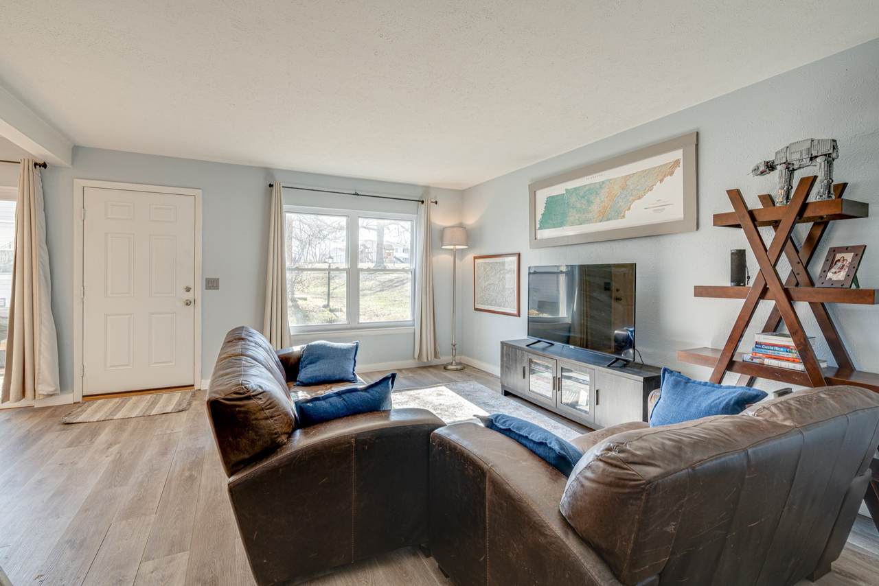 810 Bellevue Rd - Photo 1