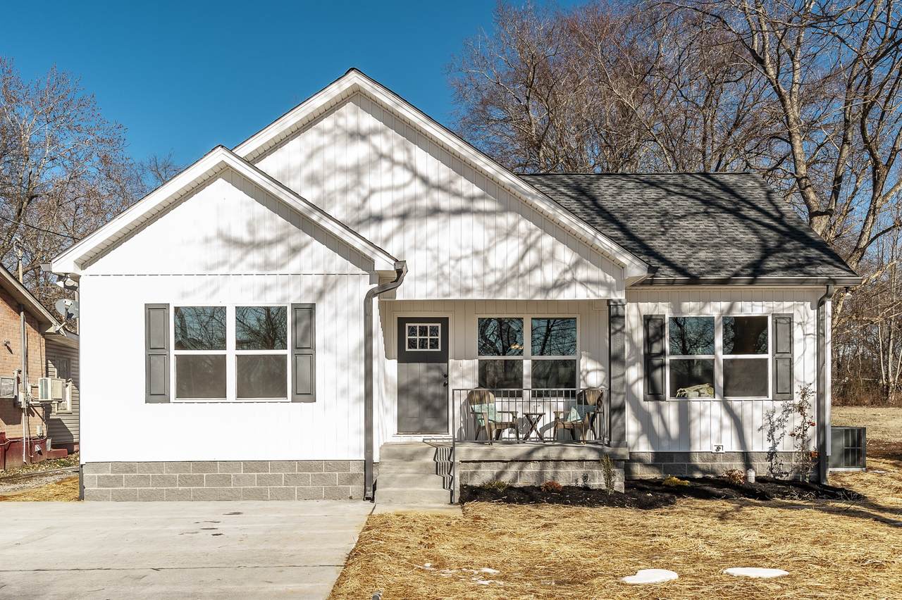 105 20th Ave - Photo 1