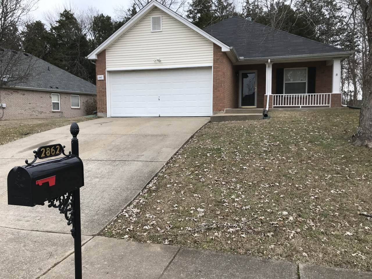 2862 Meadow Gln - Photo 1