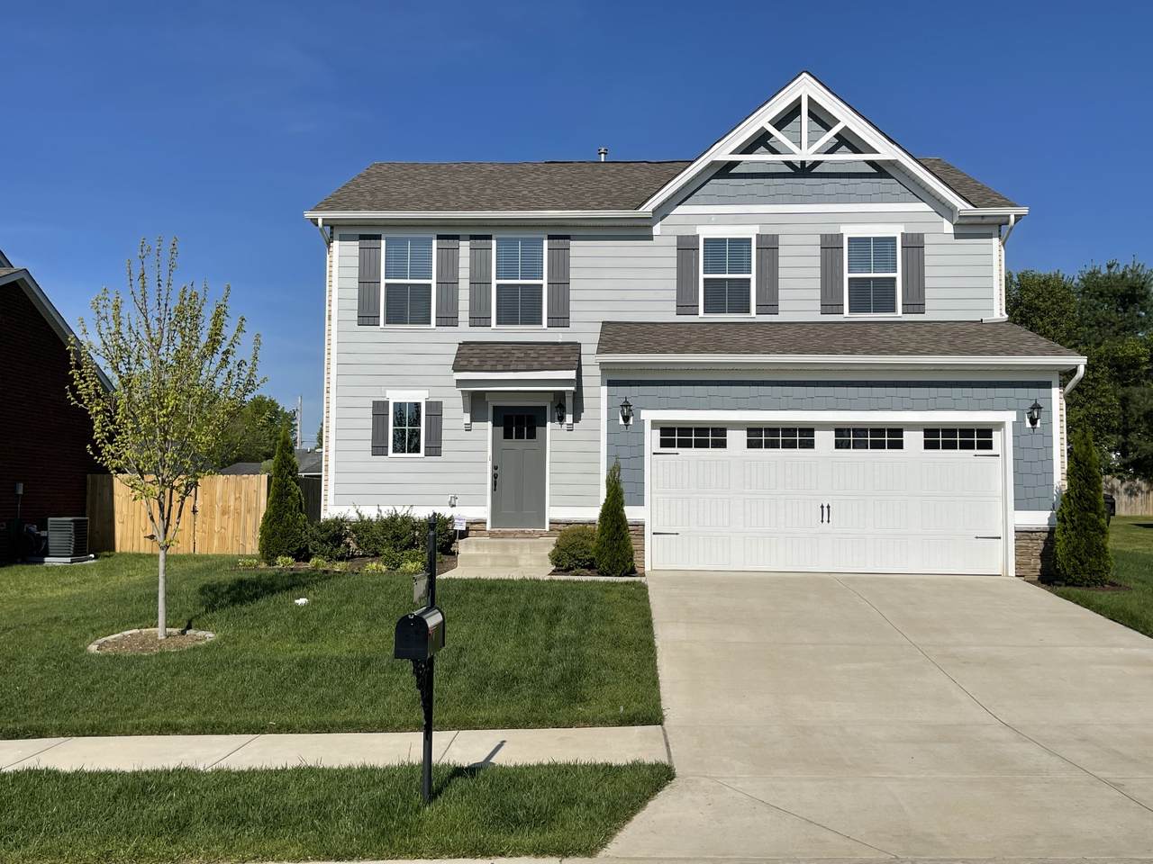 465 Goodman Dr - Photo 1