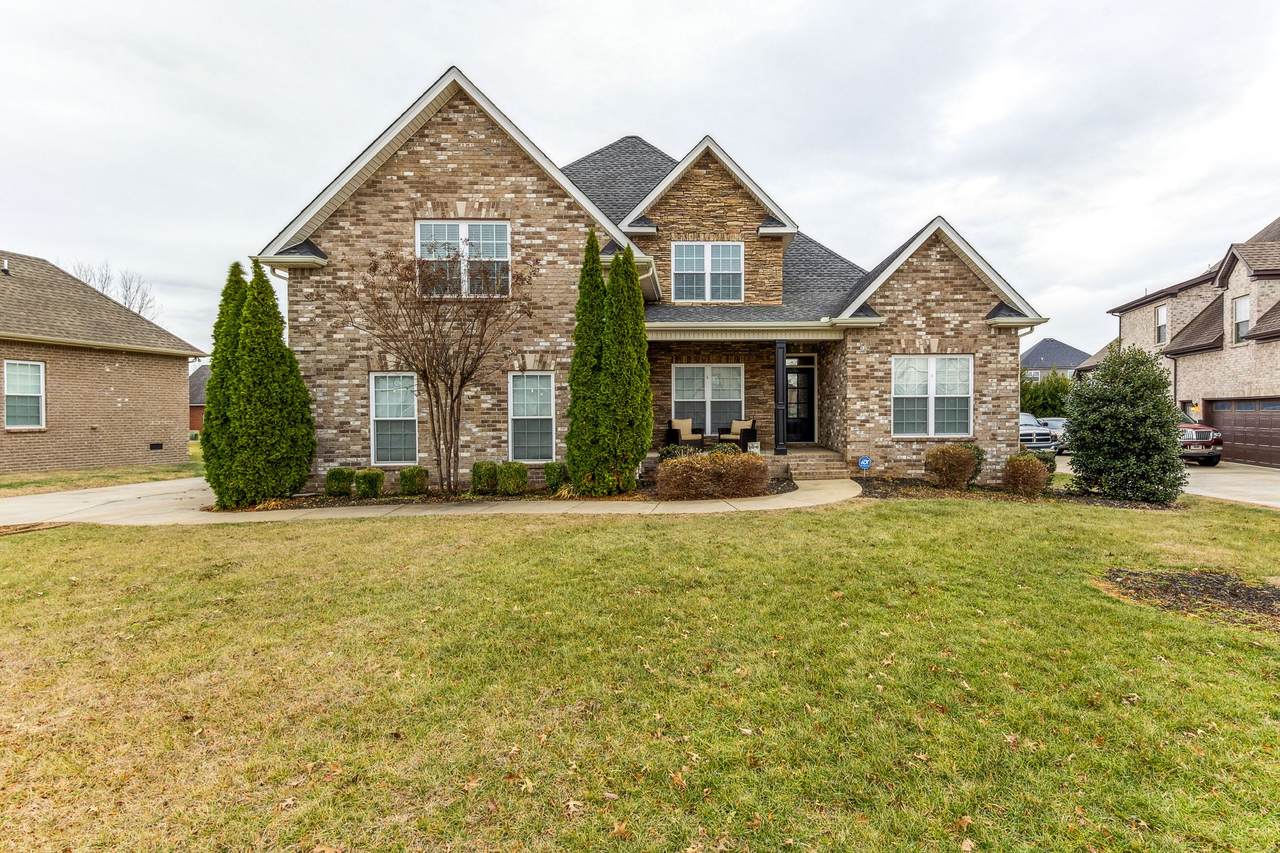 2910 Frank Robinson Dr - Photo 1