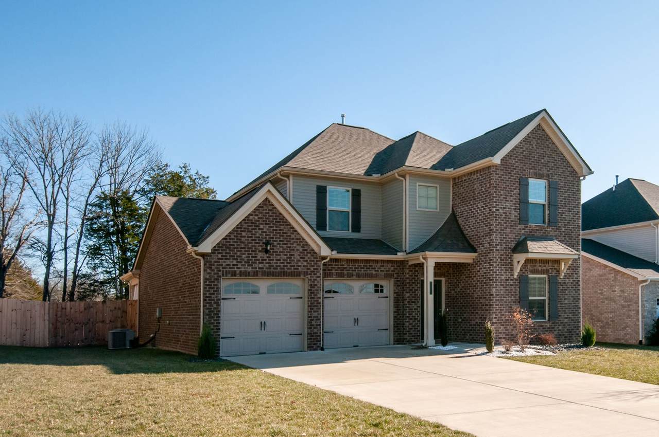 585 Oakvale Ln - Photo 1