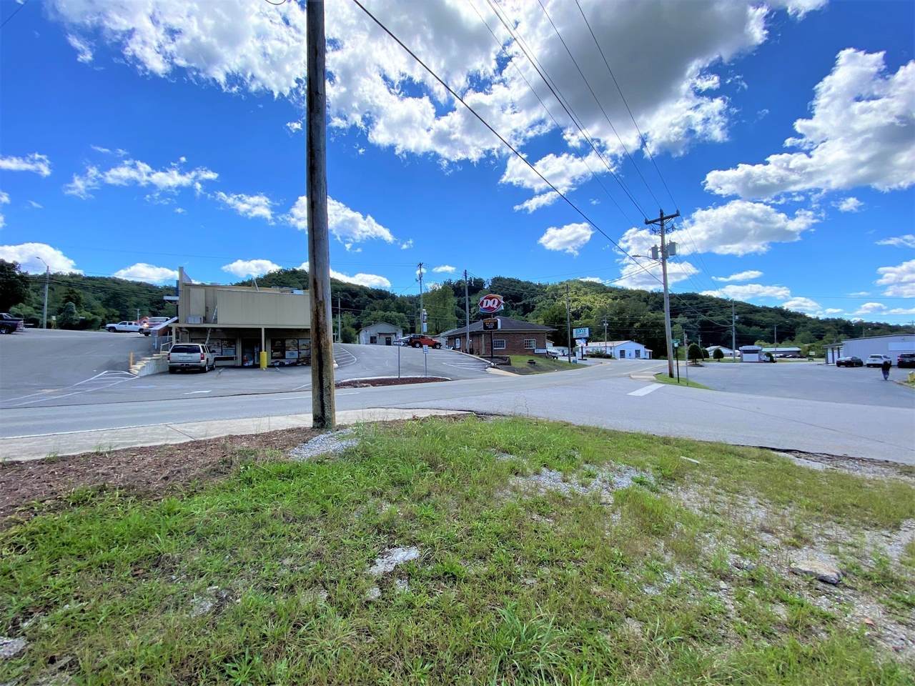410 W Broad St - Photo 1