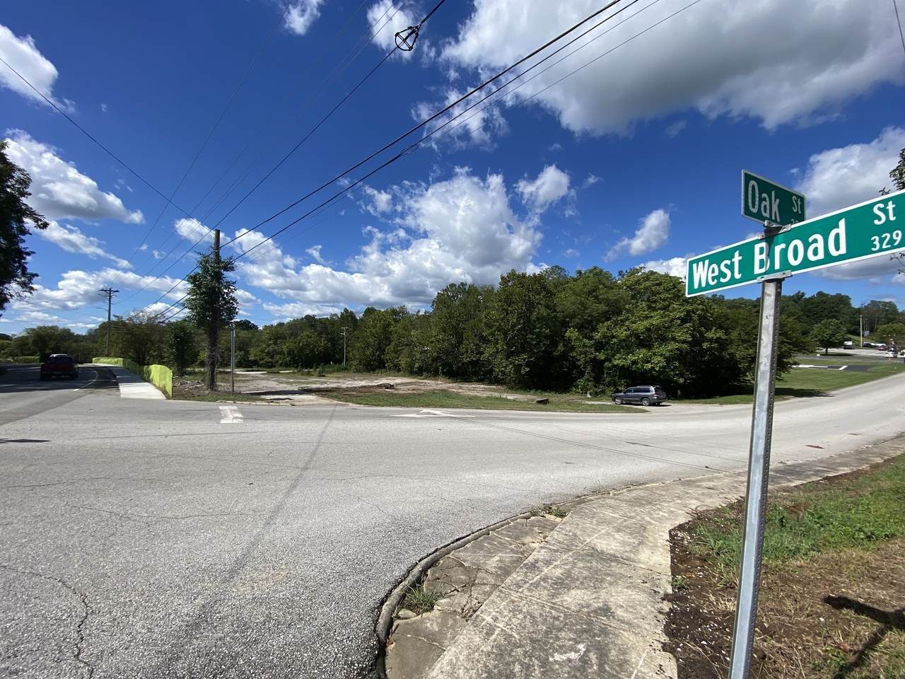 406 W Broad St - Photo 1