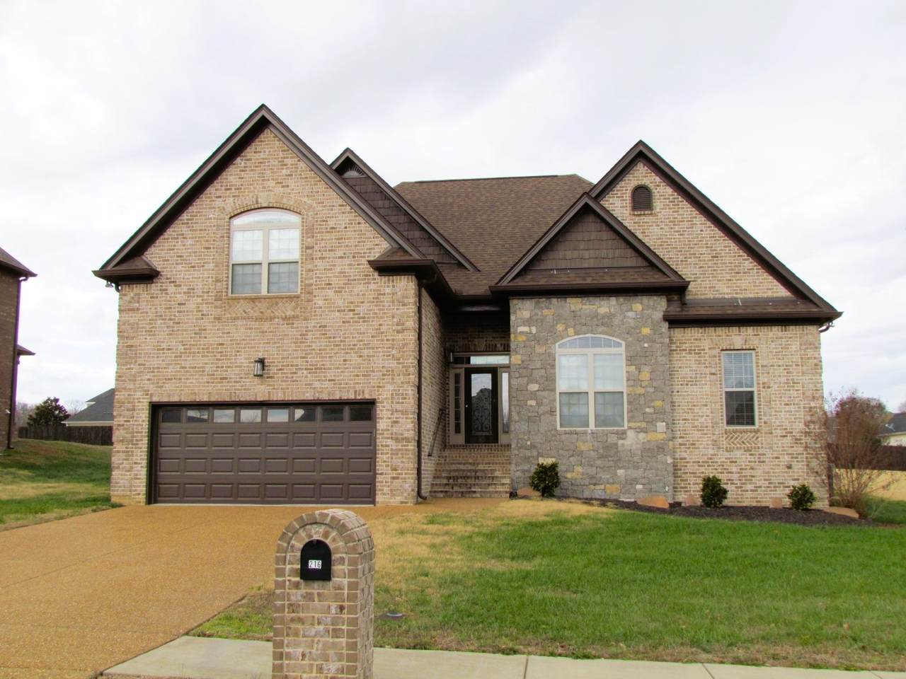216 Monroe Way - Photo 1
