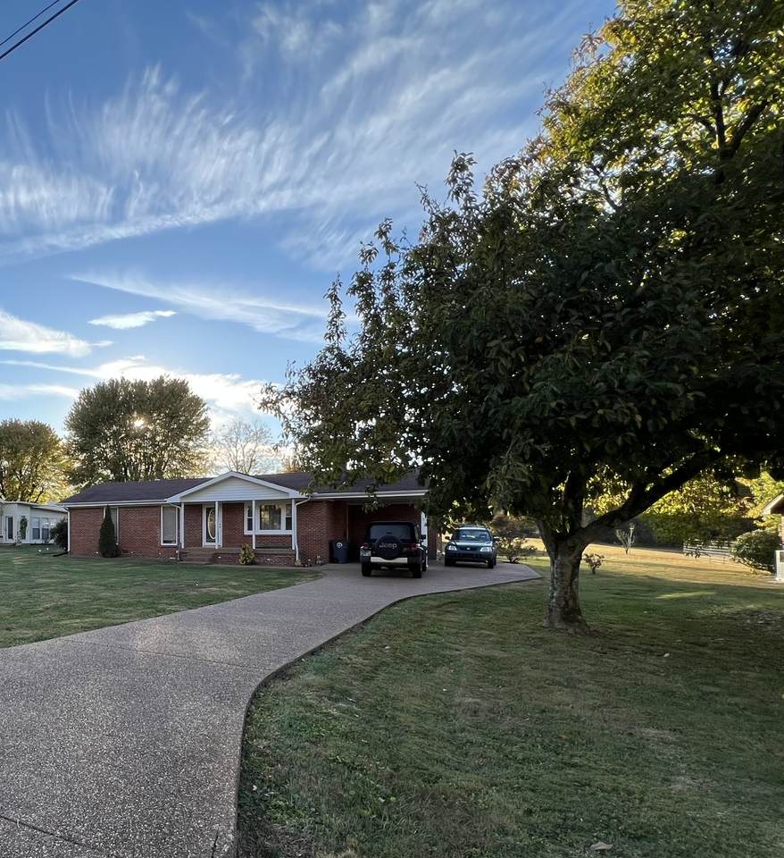 811 Due West Cir - Photo 1