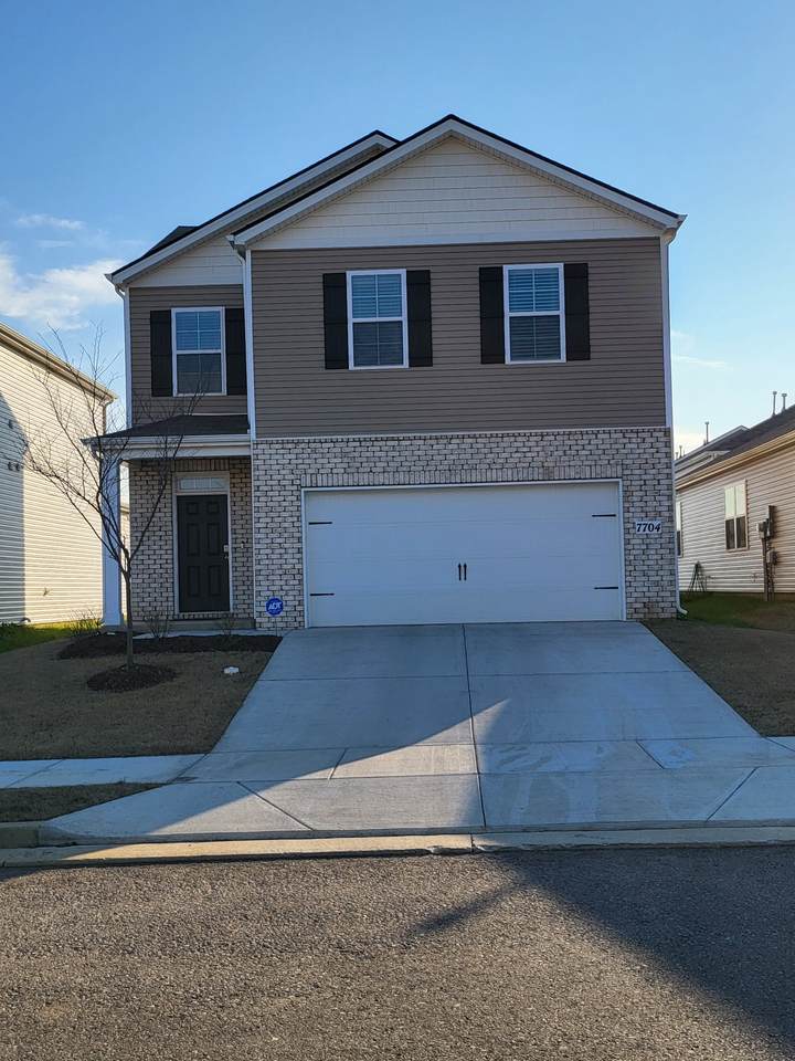 7704 Stapleton Chase Dr - Photo 1