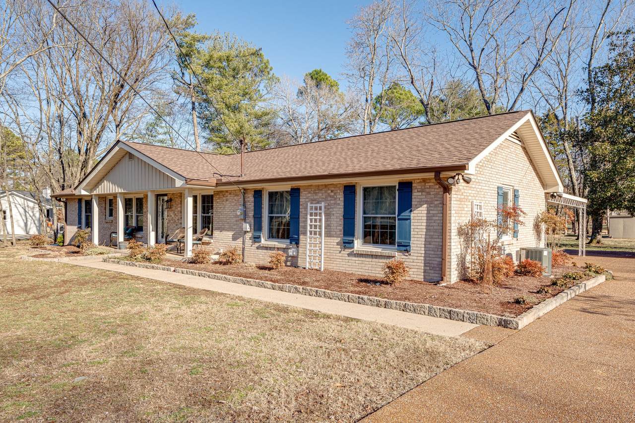 1322 Lipscomb Dr - Photo 1