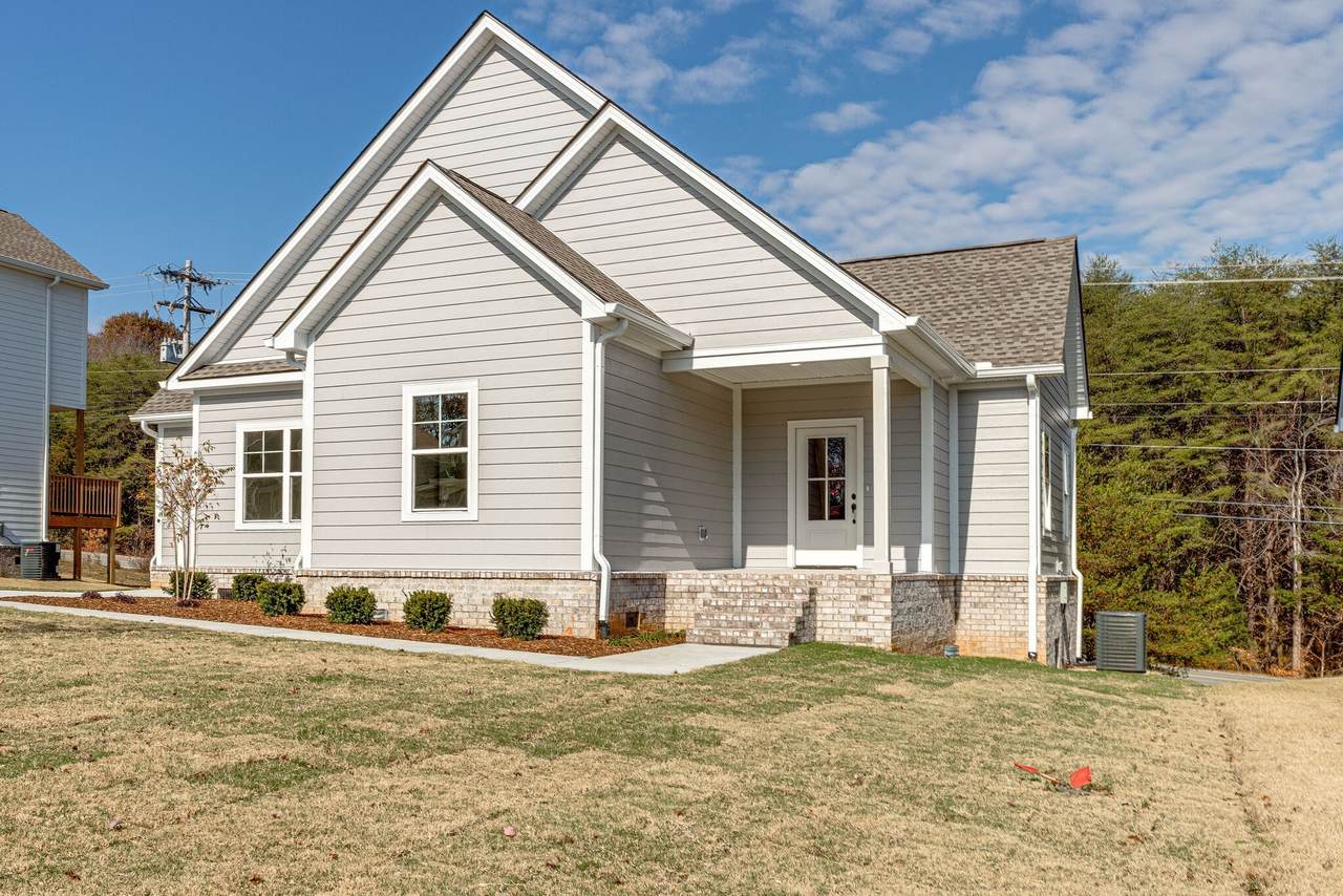 1021 Sycamore Ridge East - Photo 1