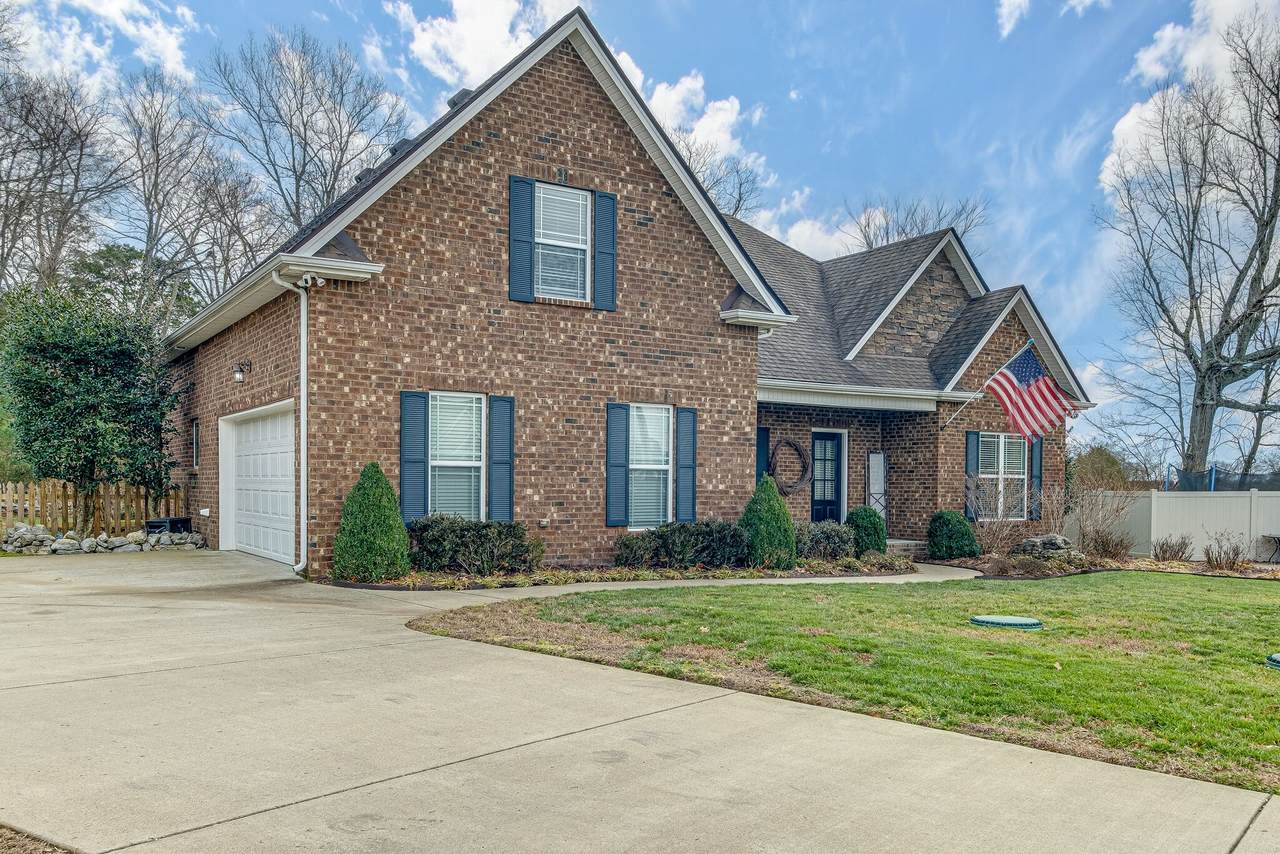 323 Amazonway Rdg - Photo 1
